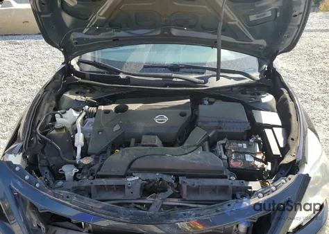 2015 Nissan Altima 2.5 z USA, uszkodzony, nr VIN 1N4AL3AP2FC272829